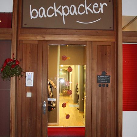 Backpacker Le Petit Baroudeur Vandrarhem Champéry Exteriör bild